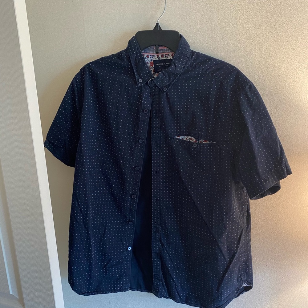 Short sleeve dress shirt